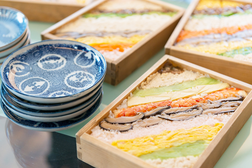 彩り箱寿司